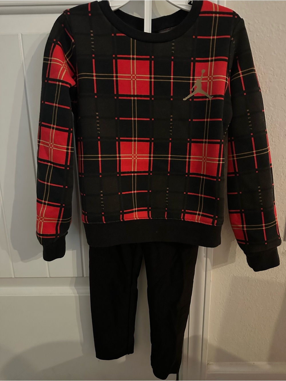Girls Jordan Black and Red Plaid Sweatshirt/Legging Set